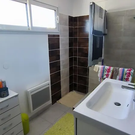 Maison Entiere Proche De La Paisible بيت للعطل *